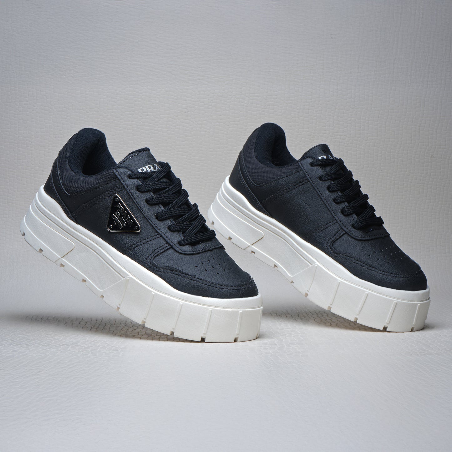 Prada Millano (Preto/Branco)