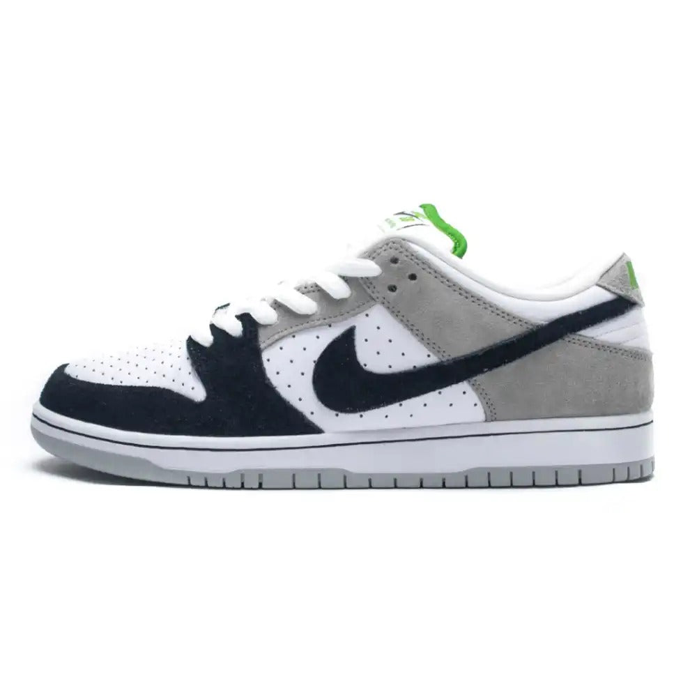 Nike SB Dunk ‘Chlorophyll’ (Preto/Branco/Verde)