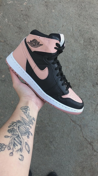 Nike Air Jordan 1 High ‘Crimson Tint’ (Preto/Nude)