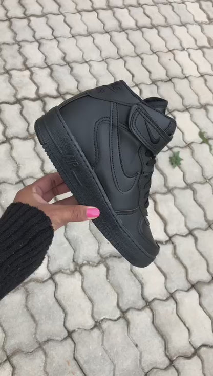 Bota Nike Air Force 1 (Preto)