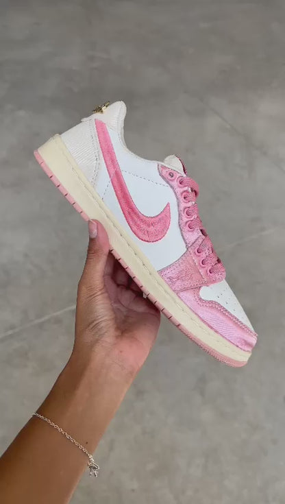 Nike Air Jordan 1 Retro Low OG Trophy Room Away (Branco/Rosa)